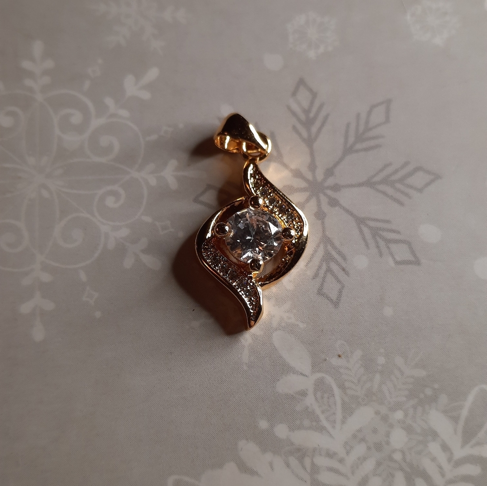 18kt gp pendent